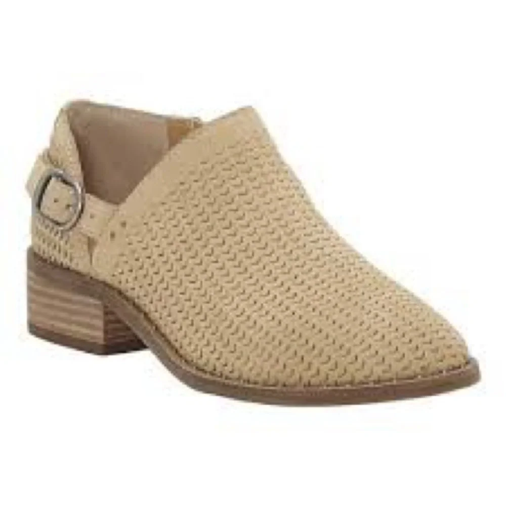 Lucky Brand Gahiro ankle booties tan perforated leather women’s size 6 neutral